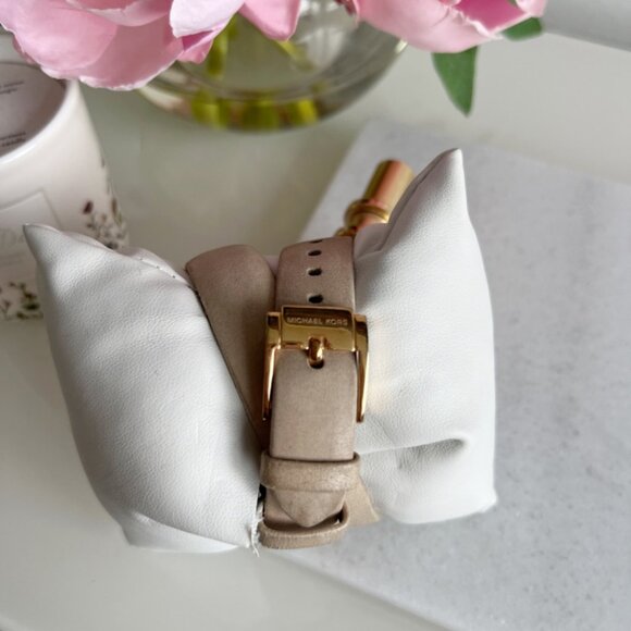 Michael Kors Women's Casual Beige Strap Watch MK2554 - Picture 7 of 14